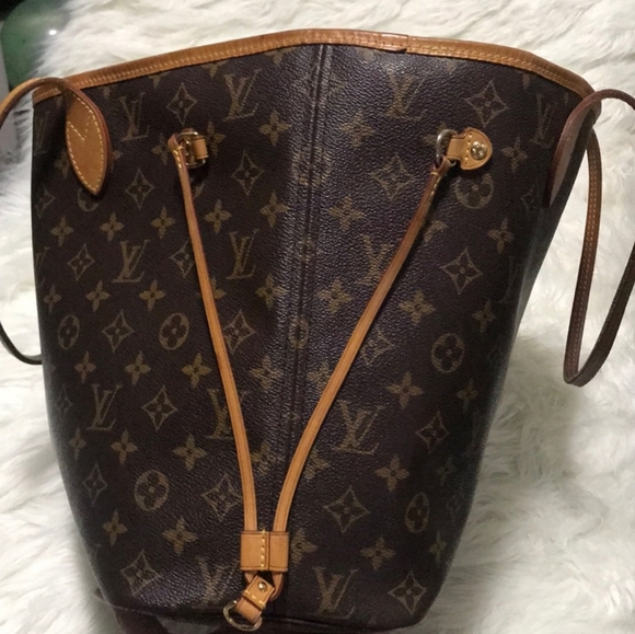Authentic LV monogram Neverfull MM tote - Picture 2 of 10